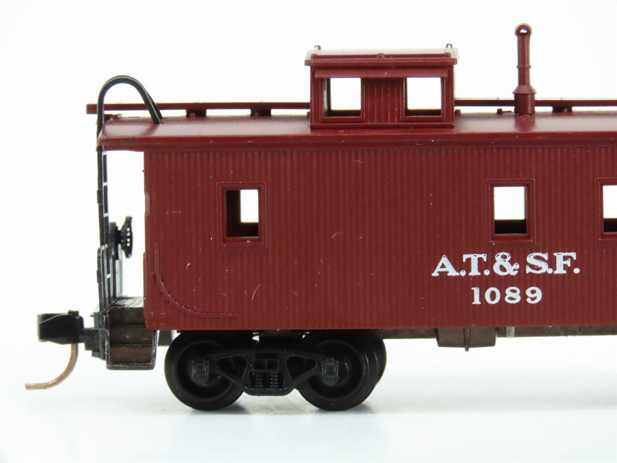 N Kadee Micro-Trains MTL 50040 ATSF Santa Fe 34&#39; Wood Sheathed Caboose #1089