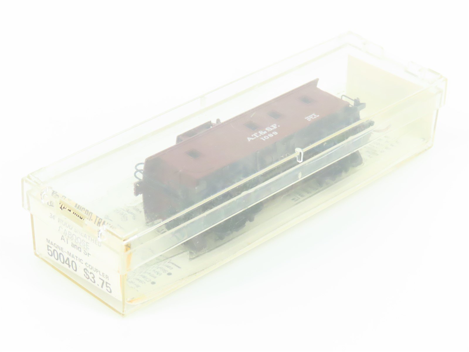 N Kadee Micro-Trains MTL 50040 ATSF Santa Fe 34' Wood Sheathed Caboose #1089