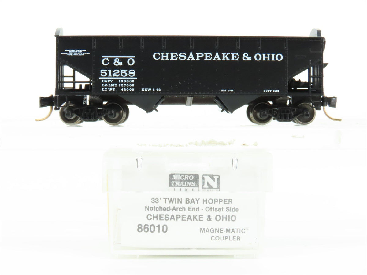 N Micro-Trains MTL 86010 C&amp;O Chesapeake &amp; Ohio 33&#39; 2-Bay Arch-End Hopper #51258