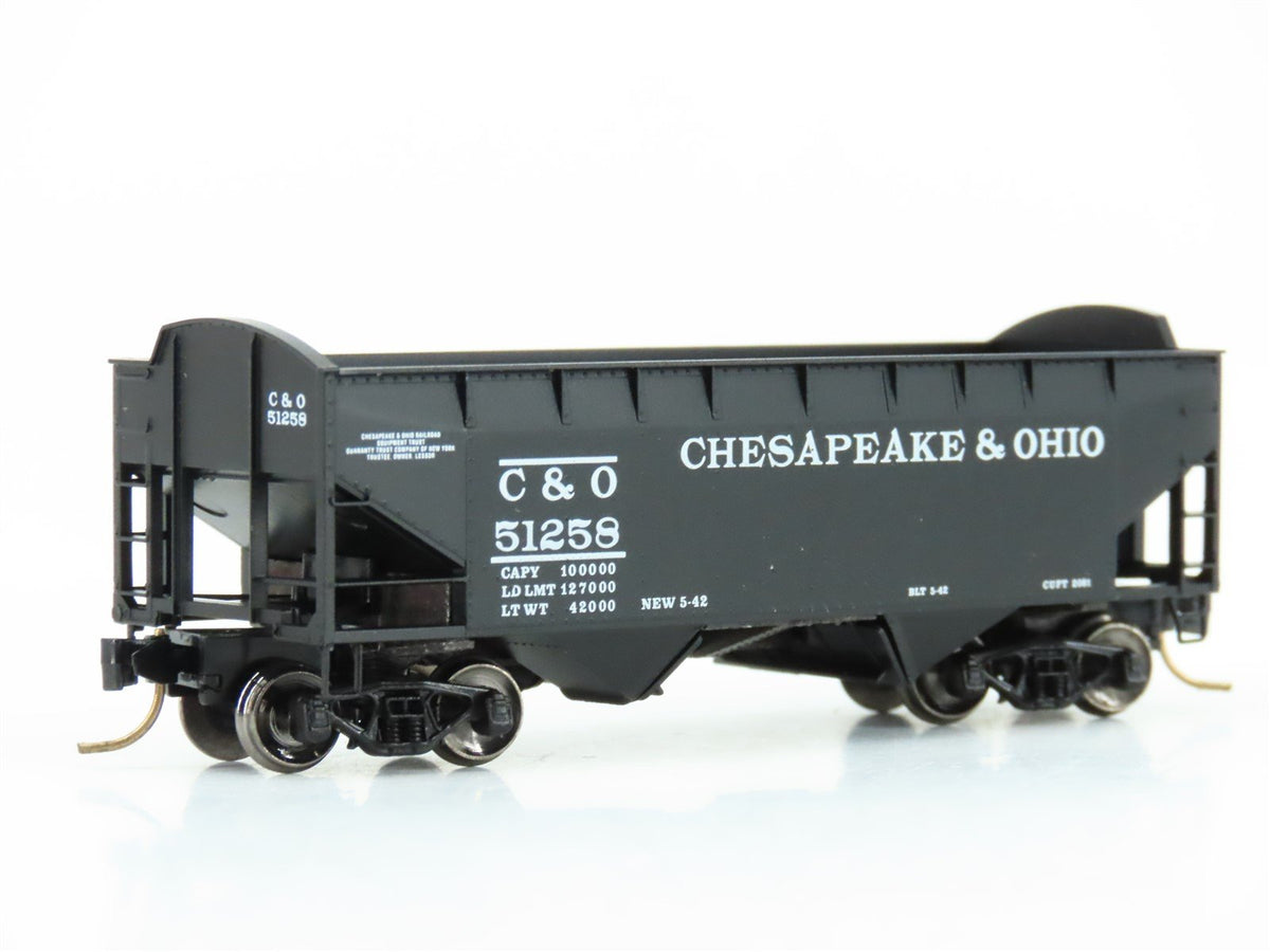 N Micro-Trains MTL 86010 C&amp;O Chesapeake &amp; Ohio 33&#39; 2-Bay Arch-End Hopper #51258