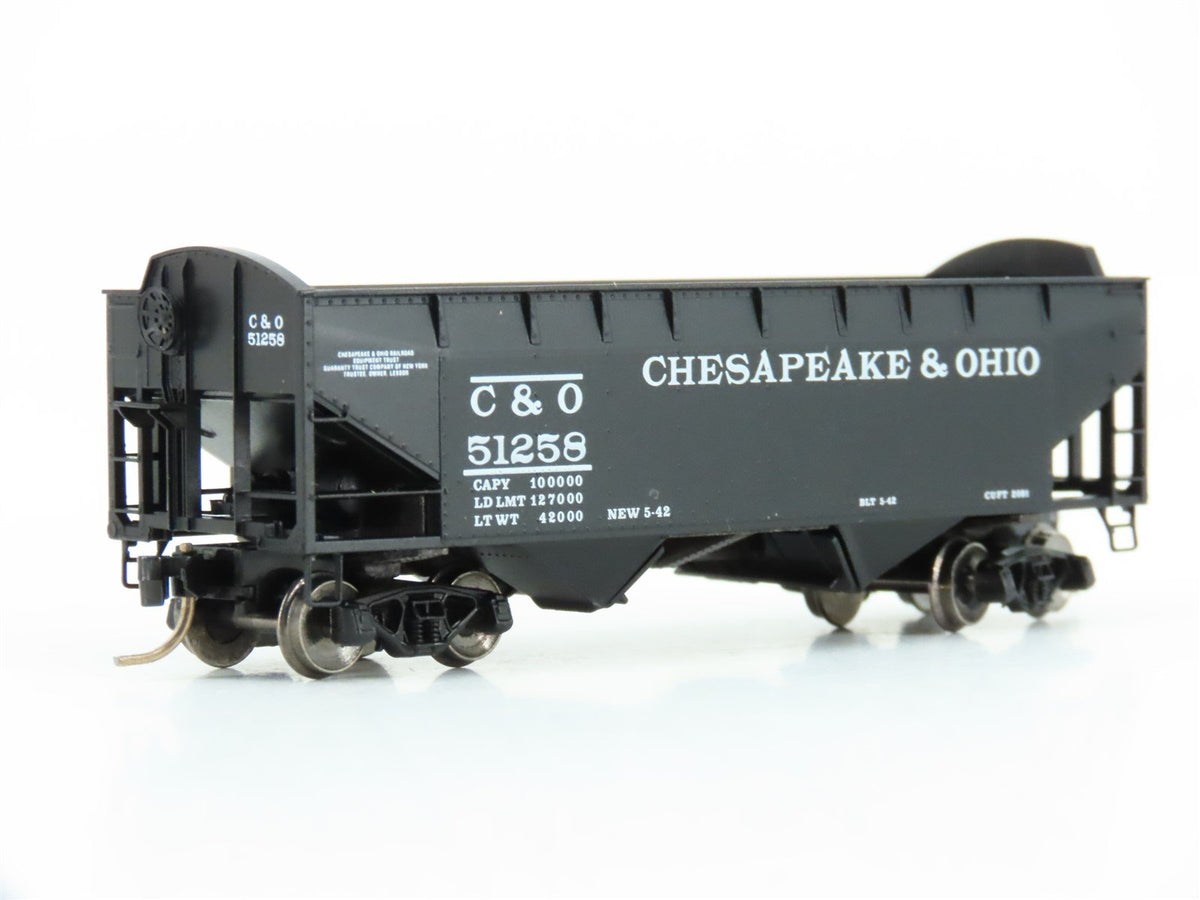 N Micro-Trains MTL 86010 C&amp;O Chesapeake &amp; Ohio 33&#39; 2-Bay Arch-End Hopper #51258