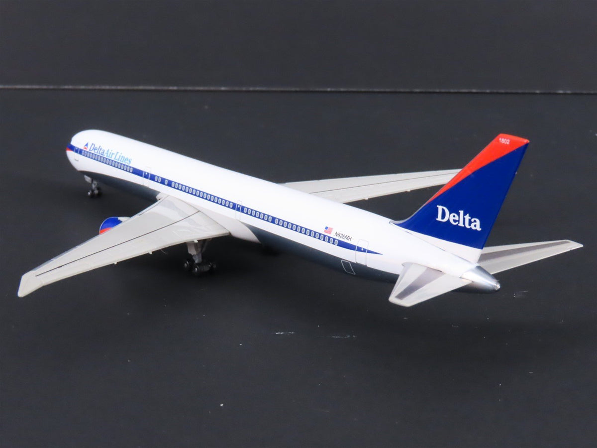 1:400 Scale Dragon Wings 55159 Delta Air Lines Boeing B767-432 Aircraft N826MH