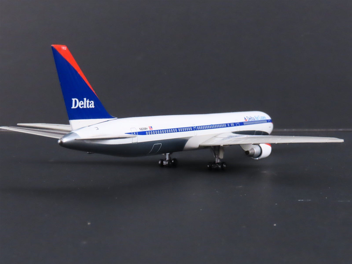 1:400 Scale Dragon Wings 55159 Delta Air Lines Boeing B767-432 Aircraft N826MH