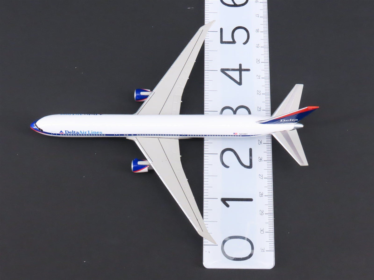 1:400 Scale Dragon Wings 55159 Delta Air Lines Boeing B767-432 Aircraft N826MH