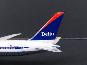 1:400 Scale Dragon Wings 55159 Delta Air Lines Boeing B767-432 Aircraft N826MH
