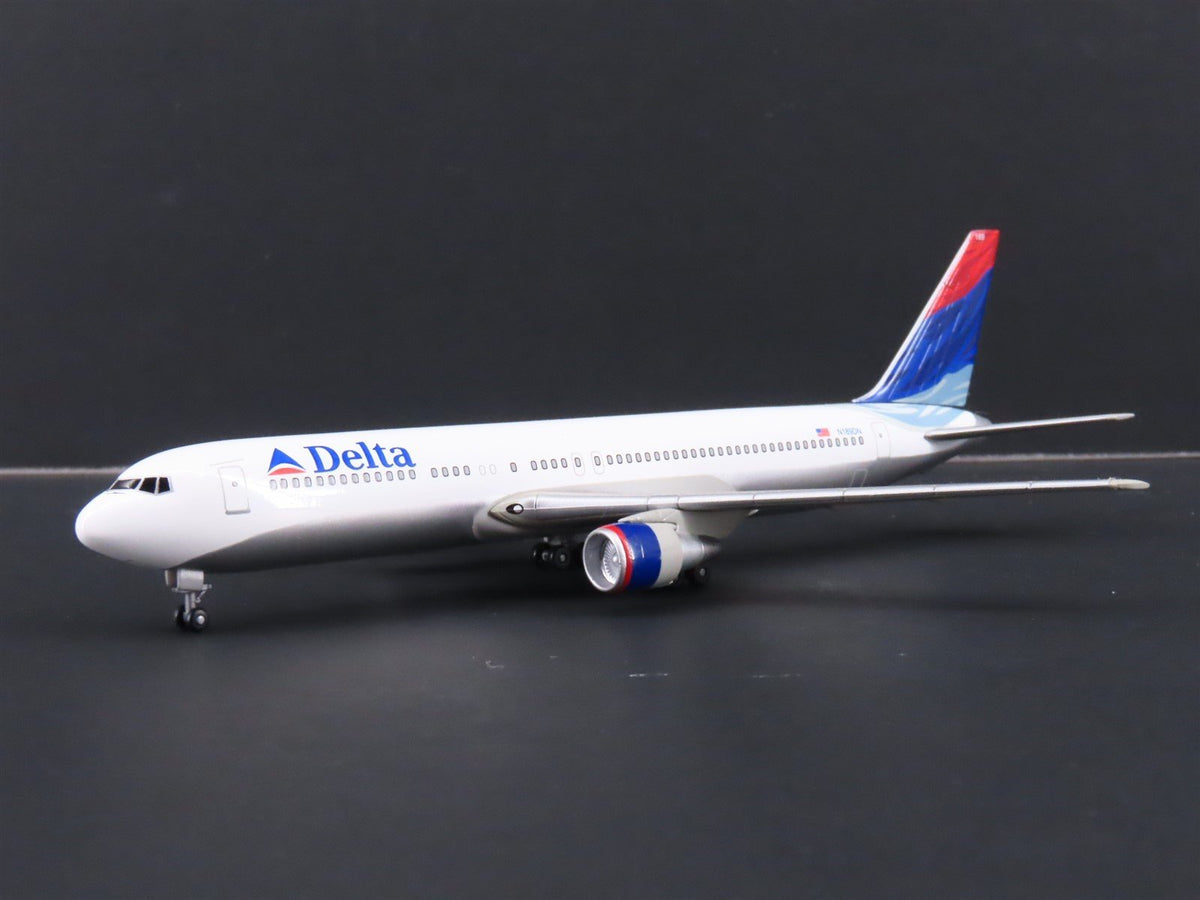 1:400 Scale Dragon Wings 55214 Delta Air Lines Boeing B767-332 Aircraft N189DN