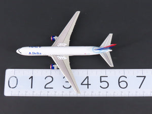 1:400 Scale Dragon Wings 55214 Delta Air Lines Boeing B767-332 Aircraft N189DN