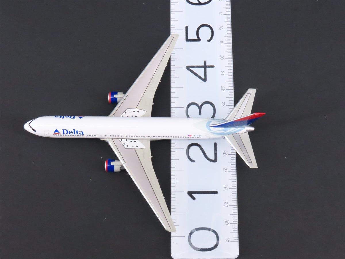 1:400 Scale Dragon Wings 55214 Delta Air Lines Boeing B767-332 Aircraft N189DN
