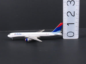 1:400 Scale Dragon Wings 55214 Delta Air Lines Boeing B767-332 Aircraft N189DN
