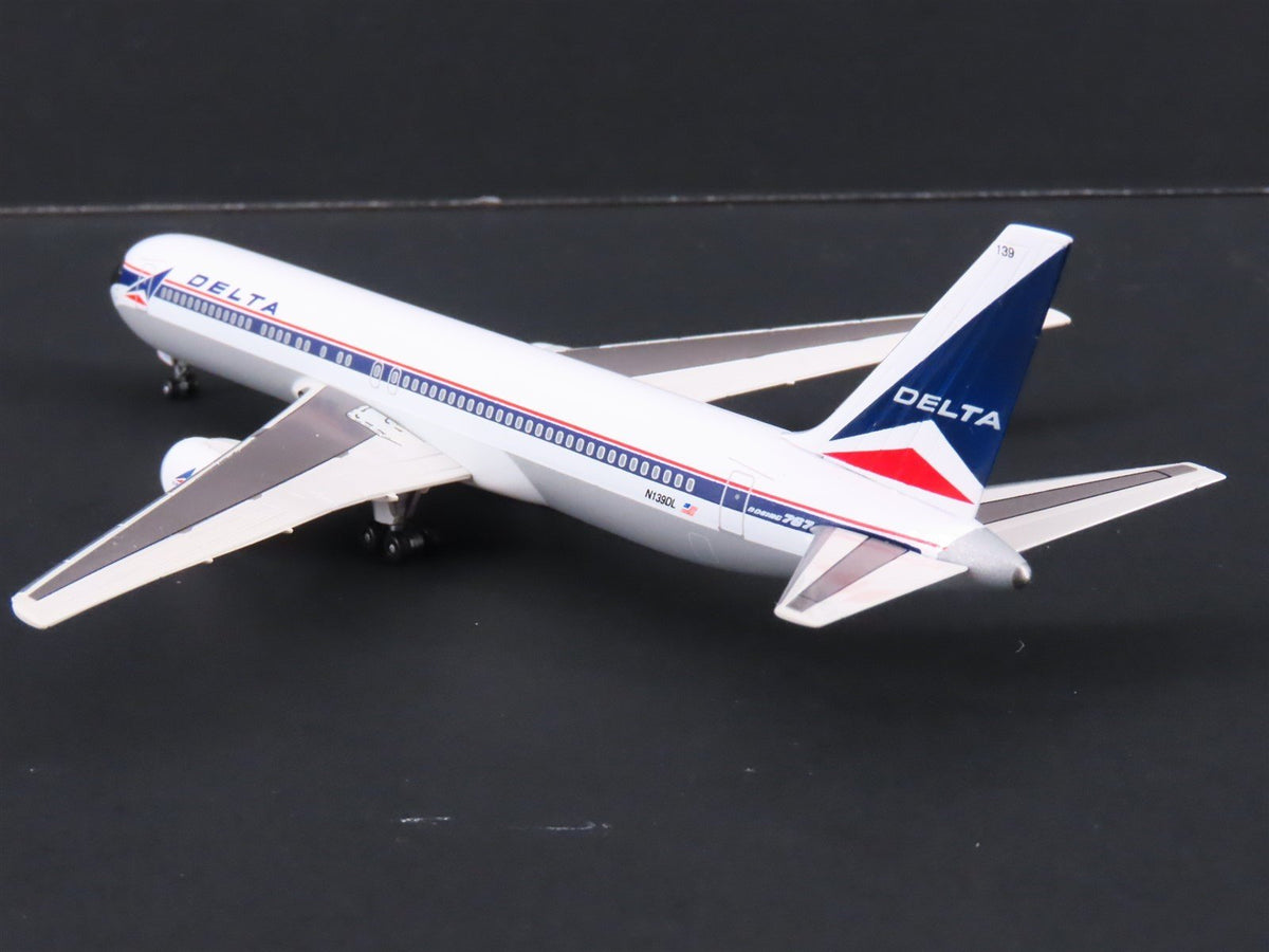 1:400 Scale Dragon Wings 55312 Delta Air Lines Boeing B767-332 Aircraft N139DL