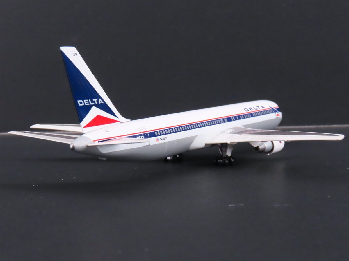 1:400 Scale Dragon Wings 55312 Delta Air Lines Boeing B767-332 Aircraft N139DL