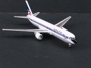 1:400 Scale Dragon Wings 55312 Delta Air Lines Boeing B767-332 Aircraft N139DL