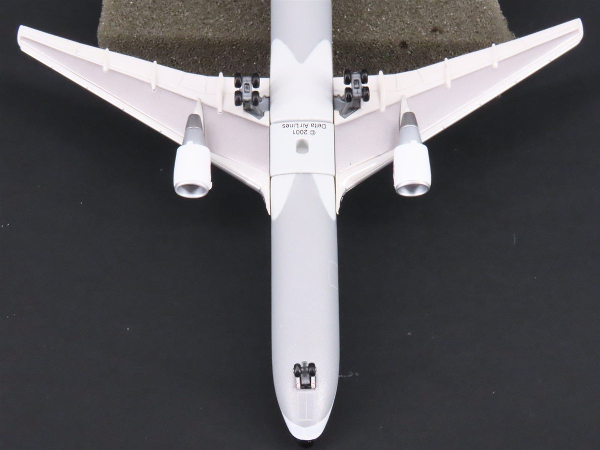 1:400 Scale Dragon Wings 55312 Delta Air Lines Boeing B767-332 Aircraft N139DL