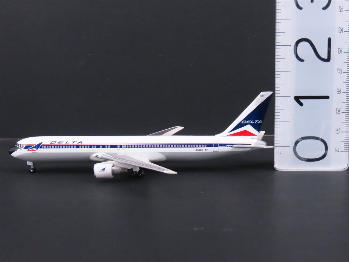 1:400 Scale Dragon Wings 55312 Delta Air Lines Boeing B767-332 Aircraft N139DL