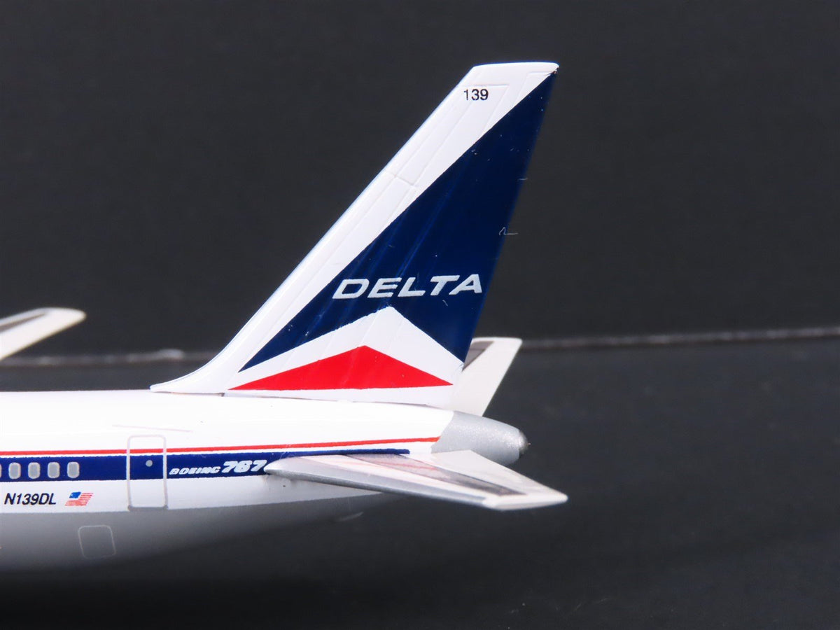 1:400 Scale Dragon Wings 55312 Delta Air Lines Boeing B767-332 Aircraft N139DL