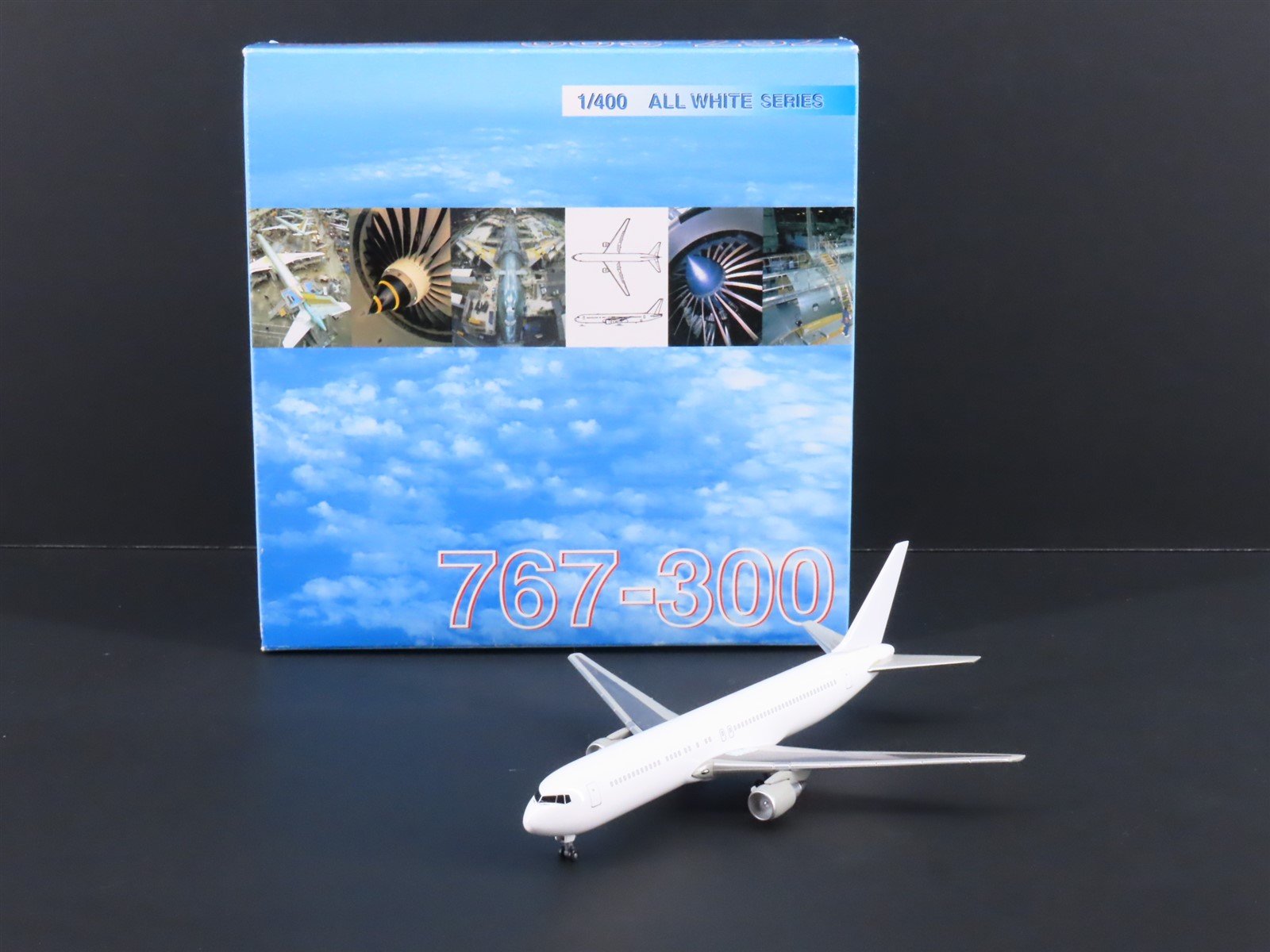 1:400 Dragon Wings 57006 Die-Cast All White Series Boeing B767-300 Aircraft