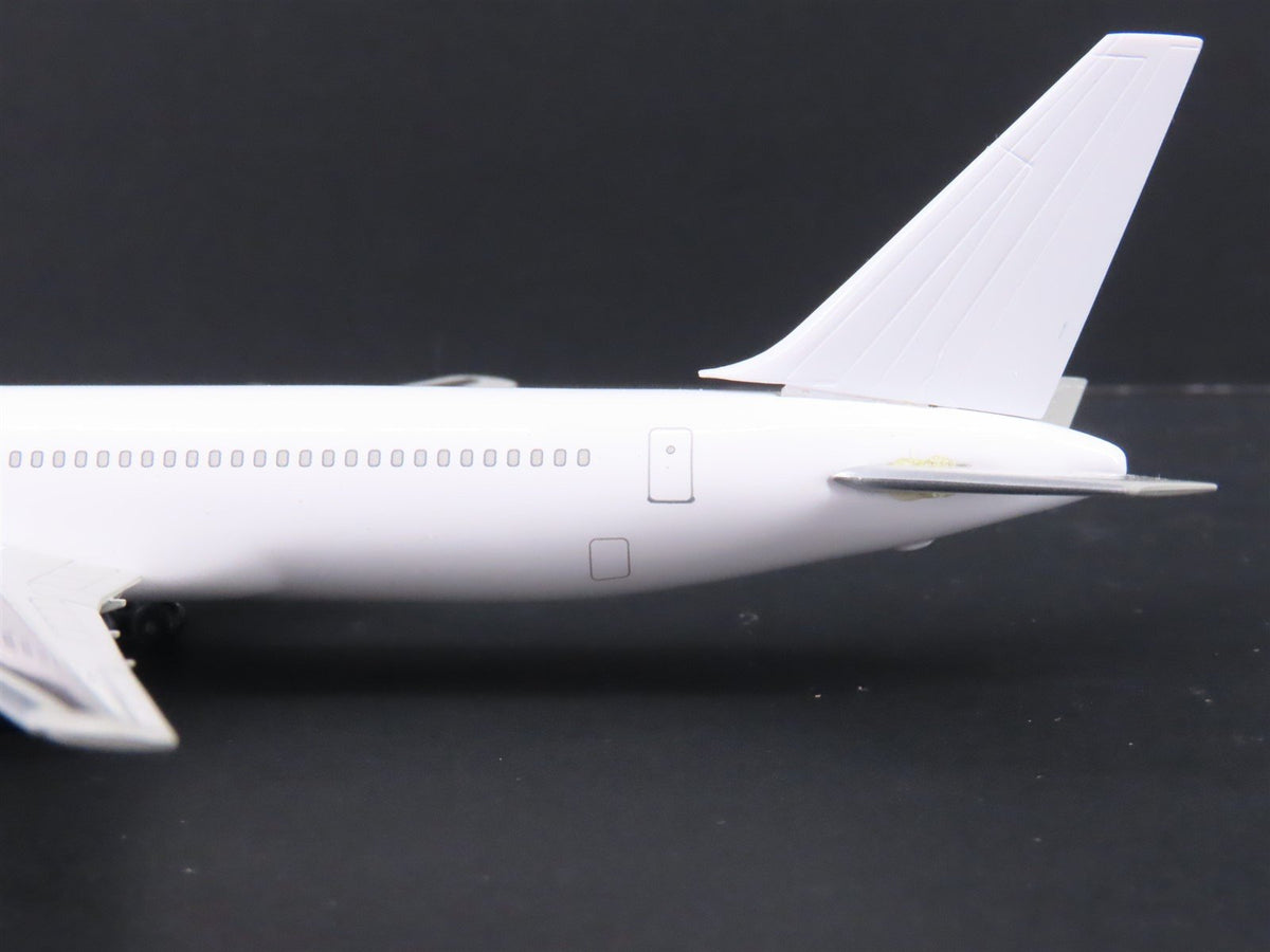 1:400 Dragon Wings 57006 Die-Cast All White Series Boeing B767-300 Aircraft
