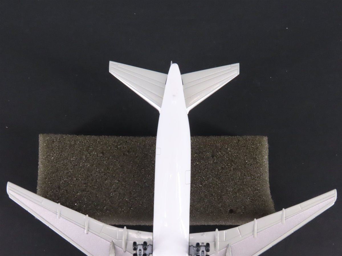 1:400 Dragon Wings 57006 Die-Cast All White Series Boeing B767-300 Aircraft
