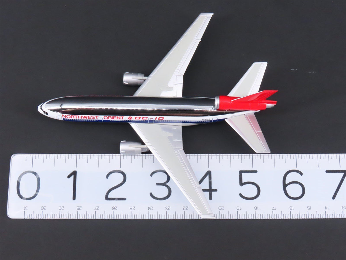 1:400 Scale Dragon Wings JX028 Northwest Orient Boeing DC-10-40 Aircraft N143US