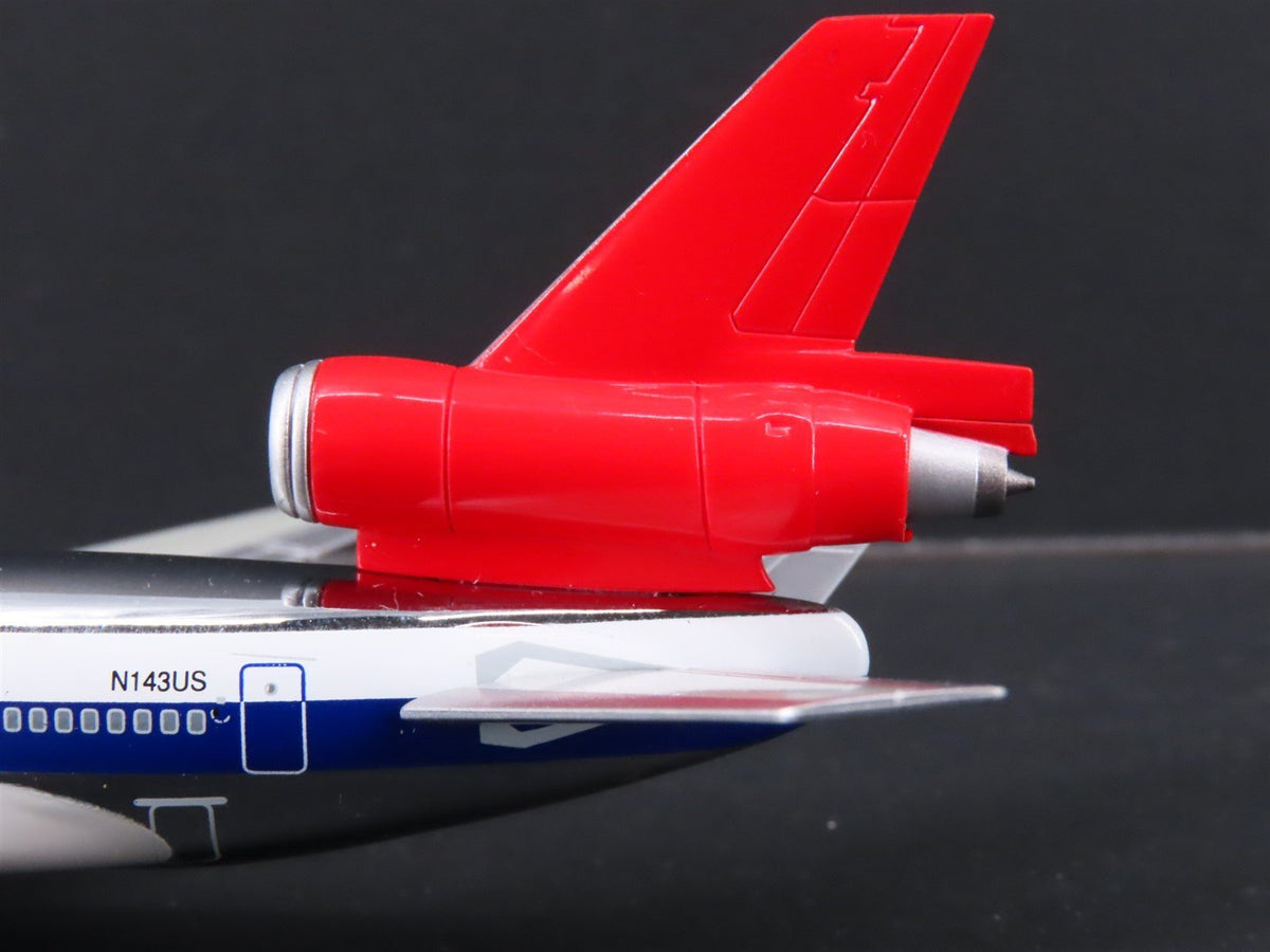 1:400 Scale Dragon Wings JX028 Northwest Orient Boeing DC-10-40 Aircraft N143US