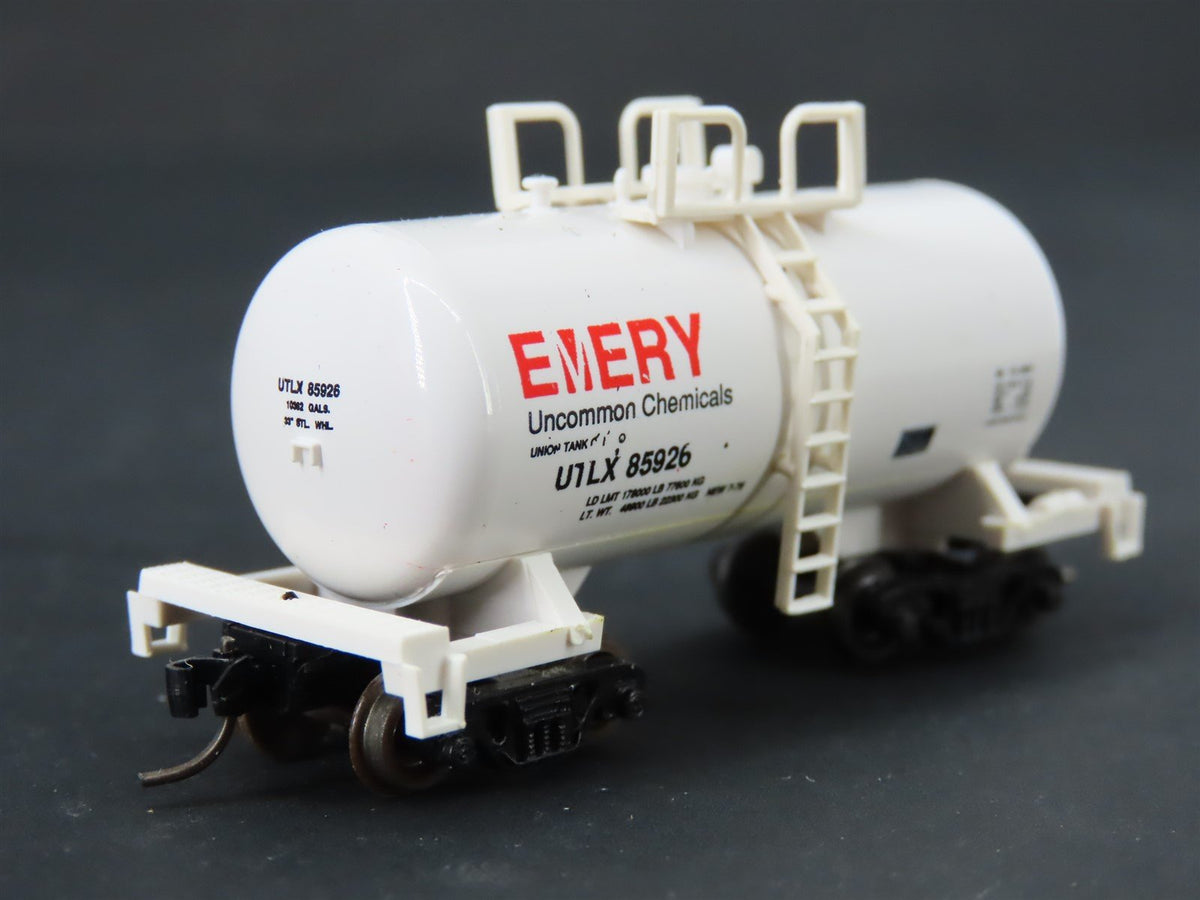 N Scale Roundhouse 8466 UTLX Emery 30&#39; Modern Tankcar #85926