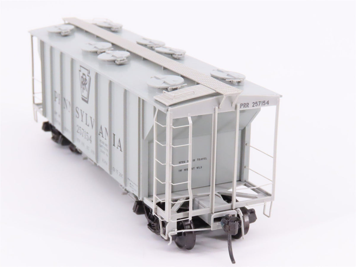 HO Scale Kadee 8311 PRR Pennsylvania Railroad 2-Bay Covered Hopper #257154