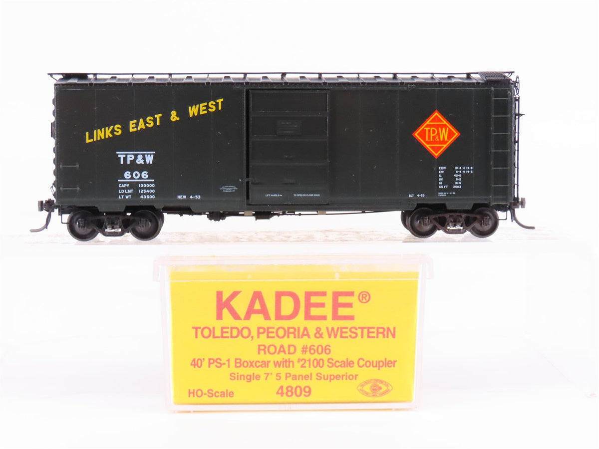 HO Scale Kadee 4809 TP&amp;W Toledo Peoria &amp; Western 40&#39; Single Door Box Car #606