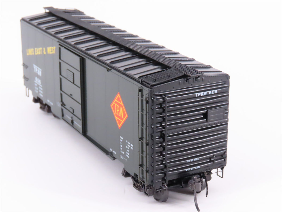 HO Scale Kadee 4809 TP&amp;W Toledo Peoria &amp; Western 40&#39; Single Door Box Car #606