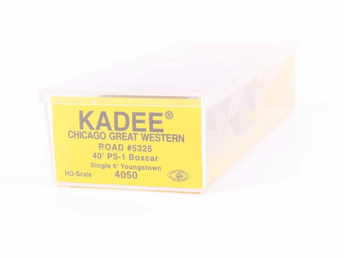 HO Kadee 4050 CGW Chicago Great Western 40&#39; Single Door Box Car #5325 - Sealed