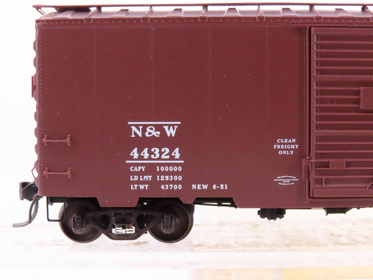 HO Scale Kadee 5001 N&amp;W Norfolk &amp; Western 40&#39; Single Door Box Car #44324