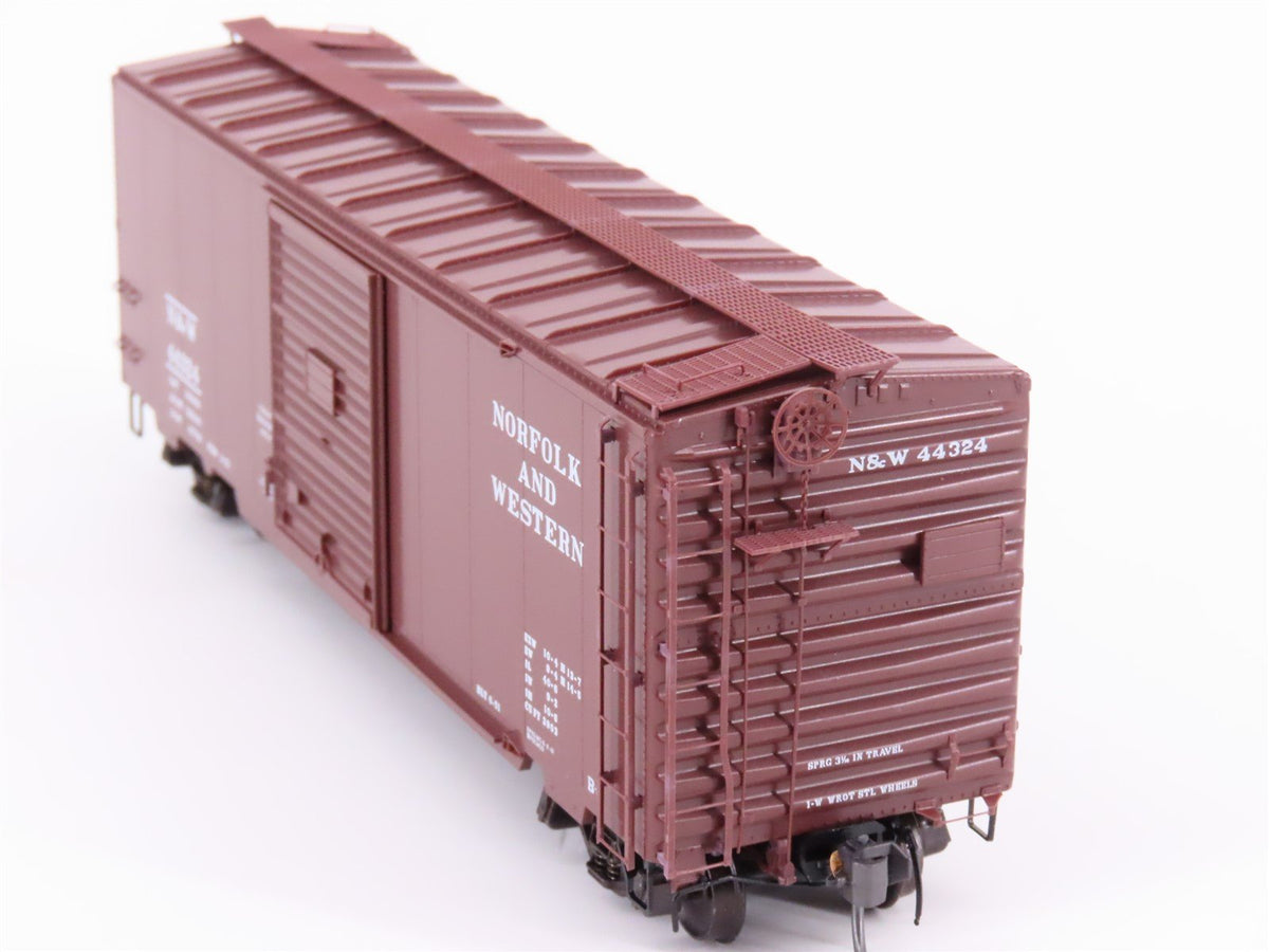 HO Scale Kadee 5001 N&amp;W Norfolk &amp; Western 40&#39; Single Door Box Car #44324