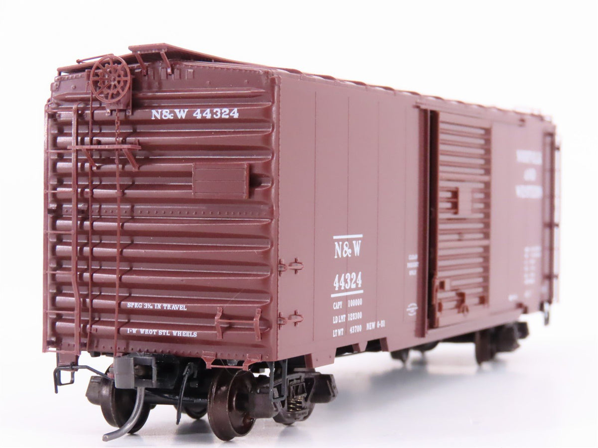 HO Scale Kadee 5001 N&amp;W Norfolk &amp; Western 40&#39; Single Door Box Car #44324