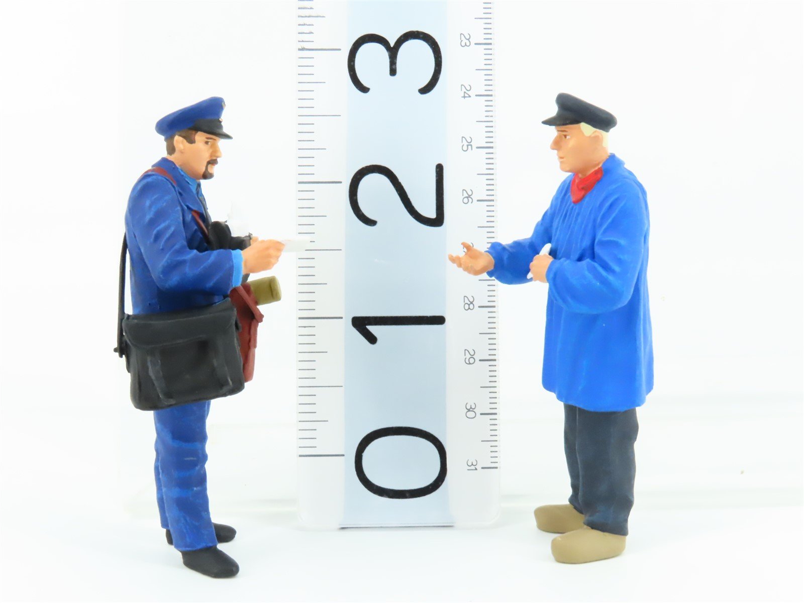 G 1/22.5 Scale Preiser 45093 Postman & Customer Figures 2-Pack