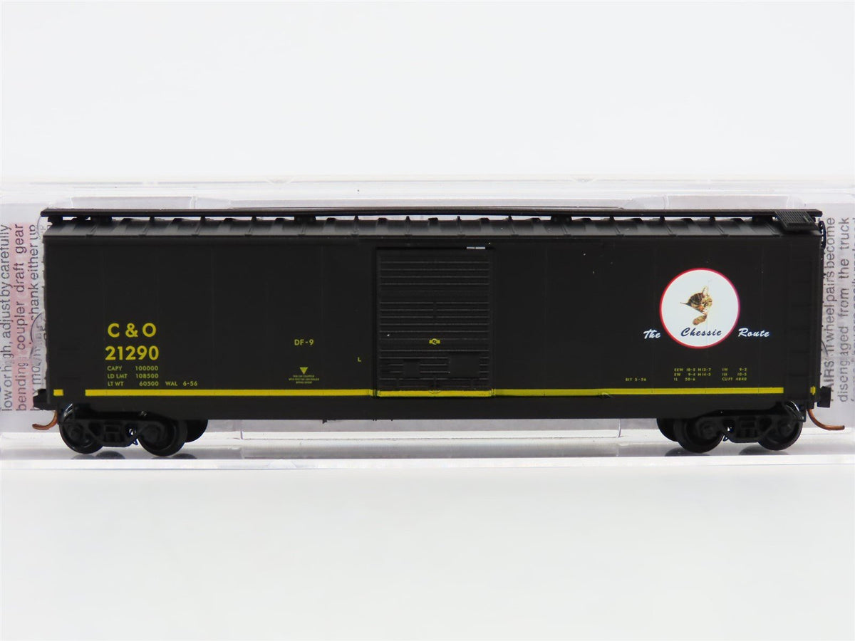 N Scale Micro-Trains MTL 03100071 C&amp;O The Chessie Route 50&#39; Boxcar #21290