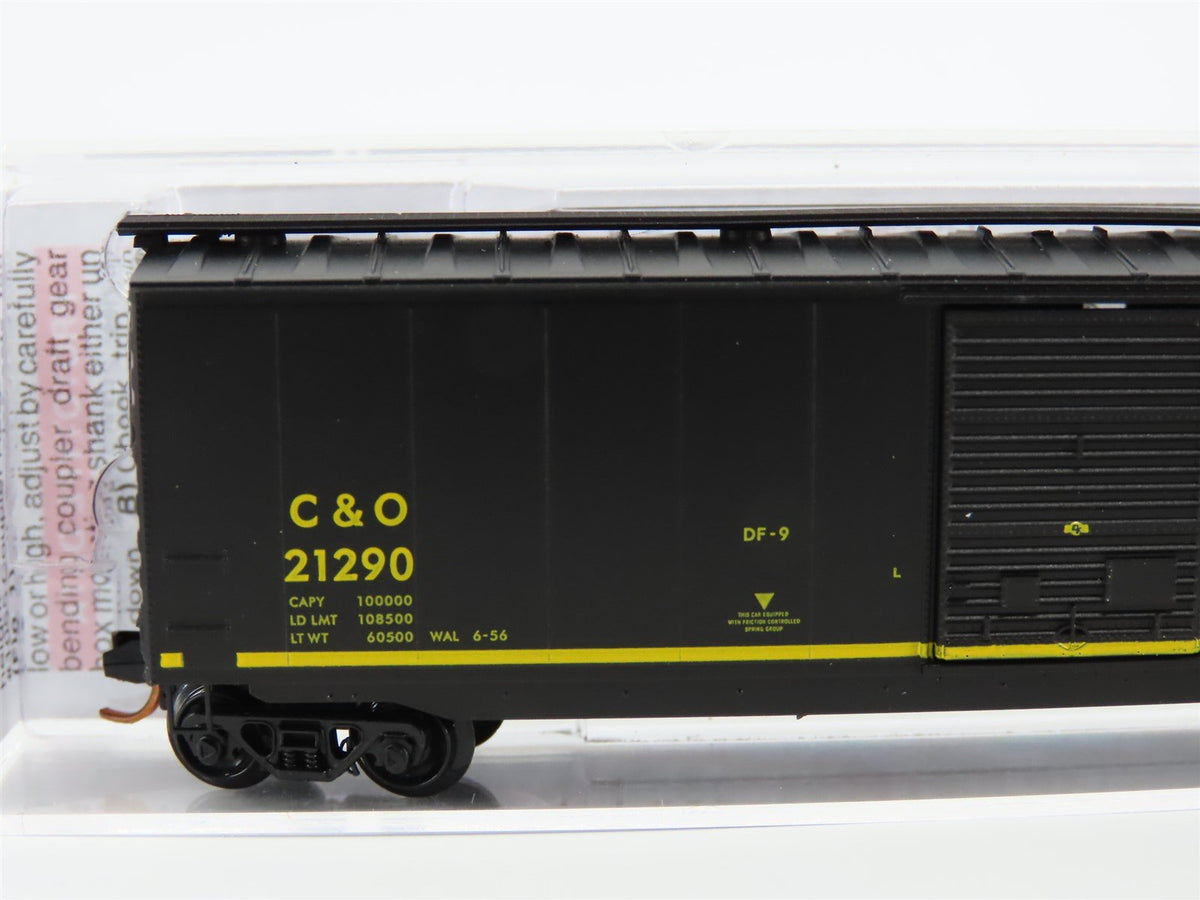 N Scale Micro-Trains MTL 03100071 C&amp;O The Chessie Route 50&#39; Boxcar #21290