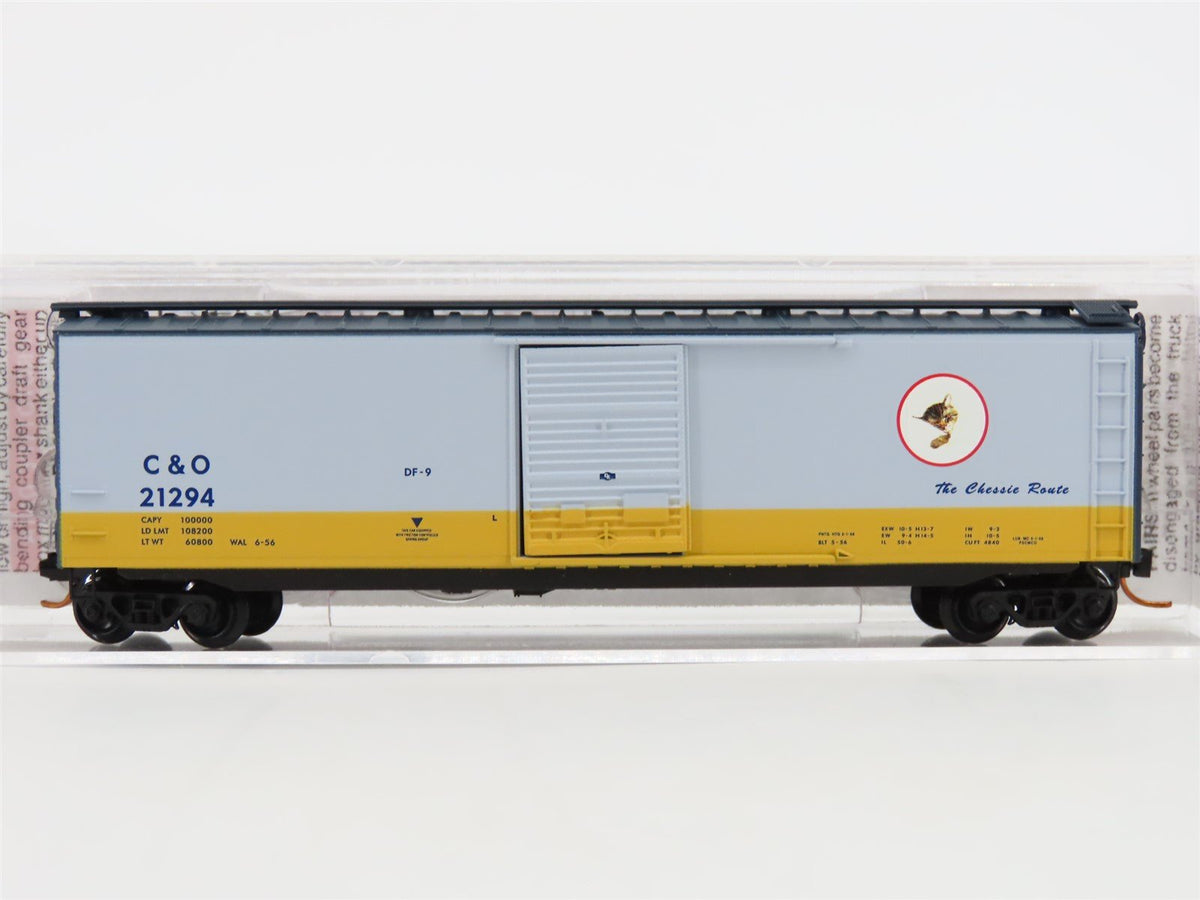 N Scale Micro-Trains MTL 03100074 C&amp;O The Chessie Route 50&#39; Boxcar #21294