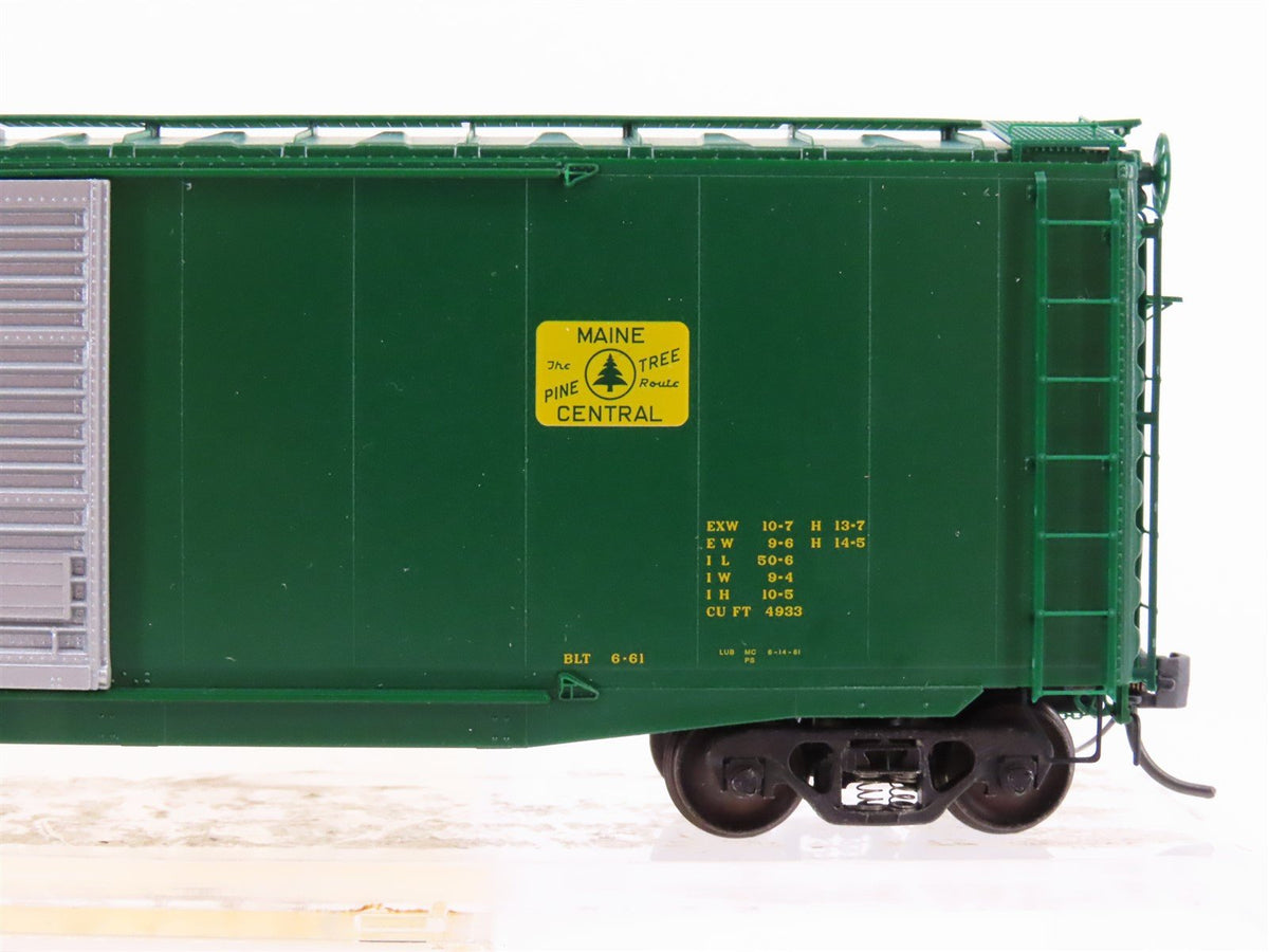 HO Scale Kadee 6106 MEC Maine Central Railroad 50&#39; Single Door Box Car #9358