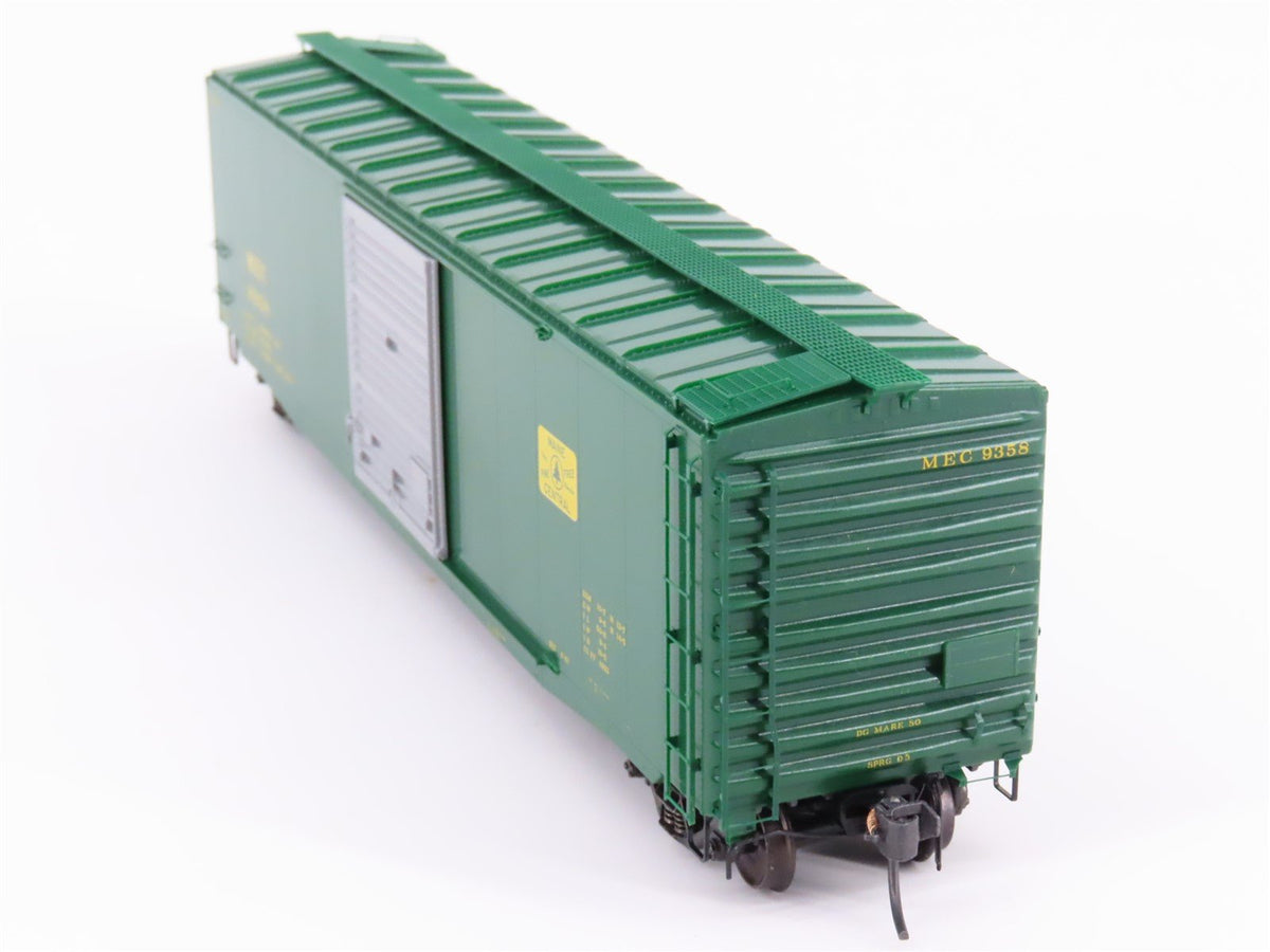 HO Scale Kadee 6106 MEC Maine Central Railroad 50&#39; Single Door Box Car #9358