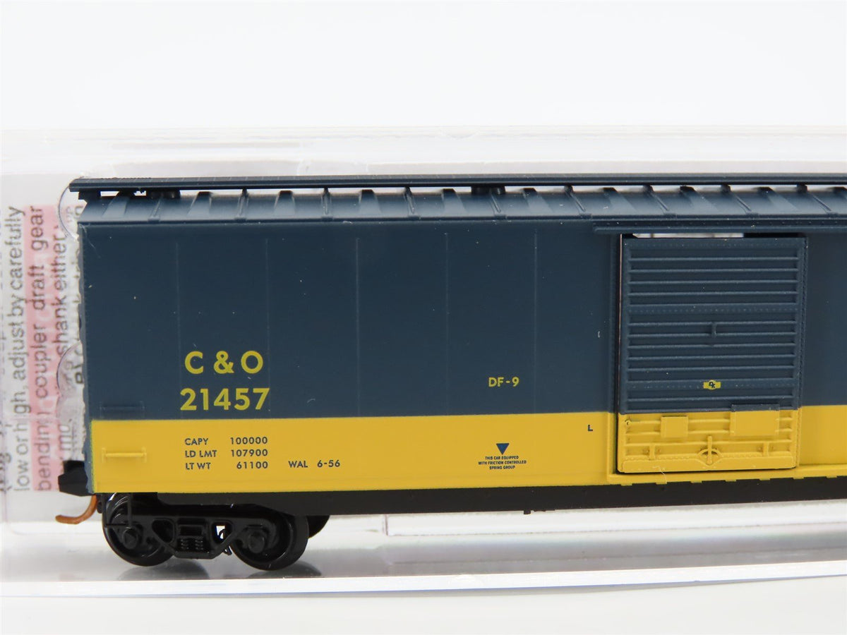 N Scale Micro-Trains MTL 03100075 C&amp;O The Chessie Route 50&#39; Boxcar #21457