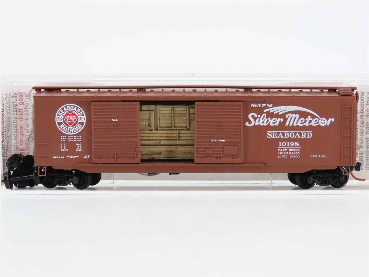 N Scale Micro-Trains MTL 03400330 SAL Silver Meteor 50&#39; Boxcar #10198 w/ Load