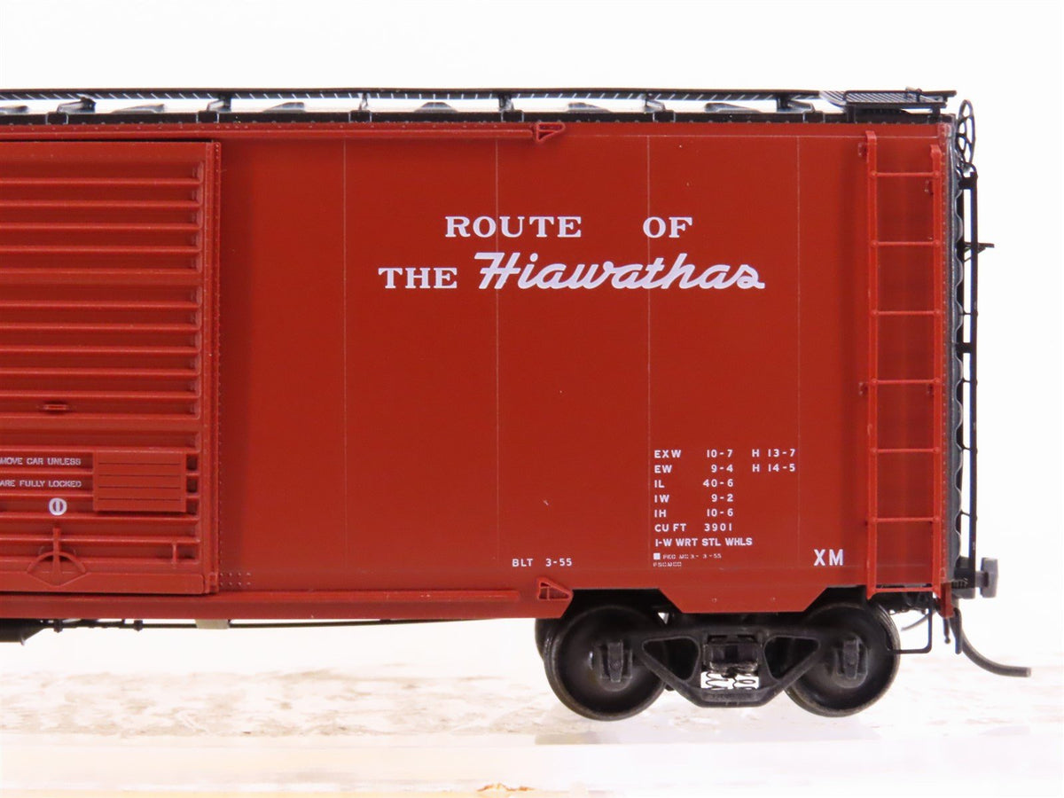 HO Scale Kadee 4908 MILW Route of the Hiawathas 40&#39; Single Door Box Car #8741