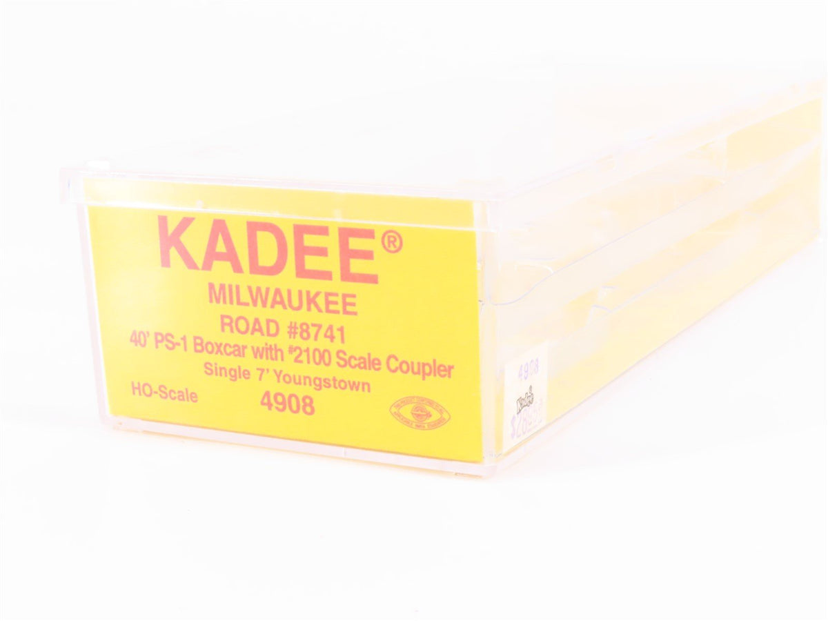 HO Scale Kadee 4908 MILW Route of the Hiawathas 40&#39; Single Door Box Car #8741