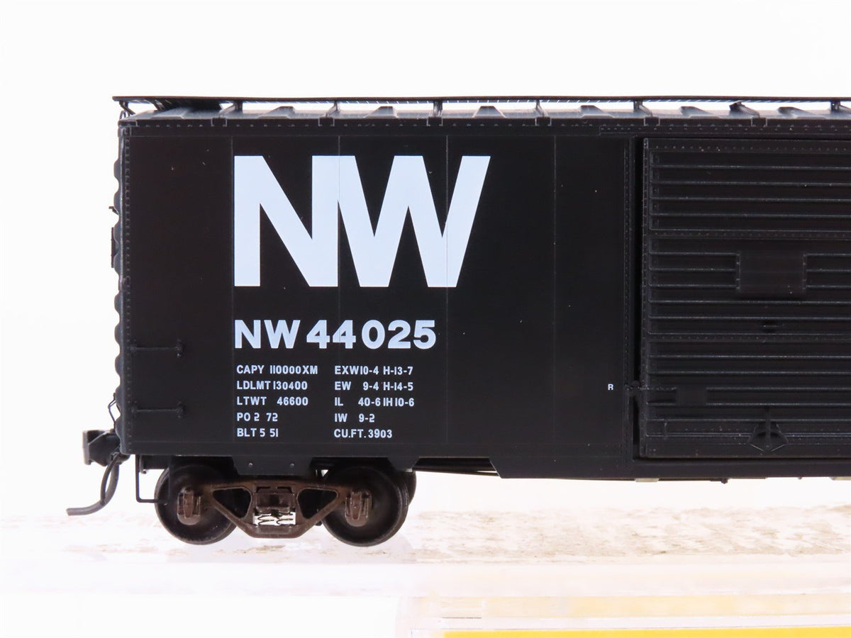 HO Scale Kadee 5004 NW Norfolk &amp; Western Railroad 40&#39; Single Door Box Car #44025