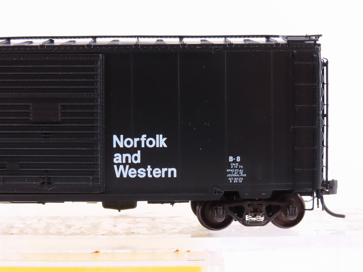 HO Scale Kadee 5004 NW Norfolk &amp; Western Railroad 40&#39; Single Door Box Car #44025