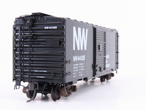 HO Scale Kadee 5004 NW Norfolk & Western Railroad 40' Single Door Box Car #44025