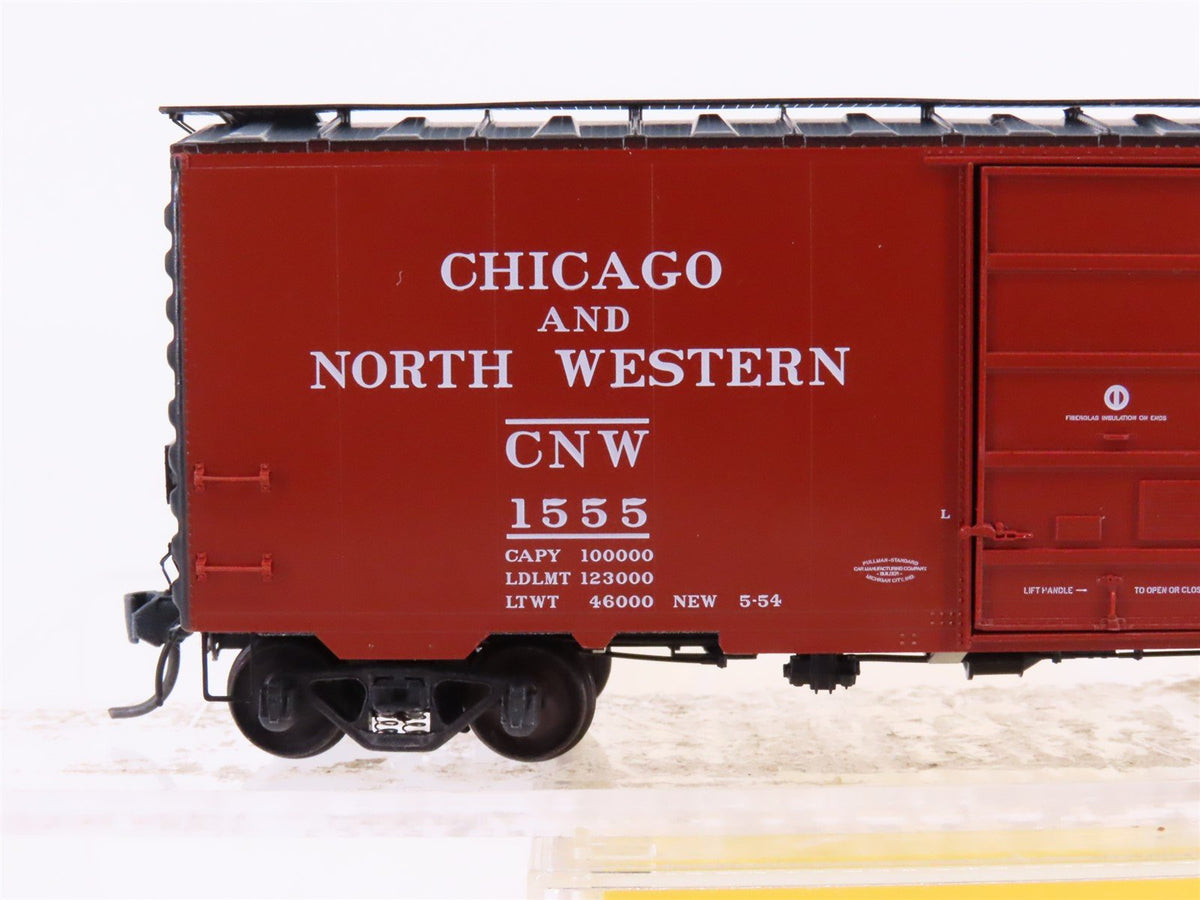 HO Scale Kadee 4504 CNW The Overland Route 40&#39; Single Door Box Car #1555