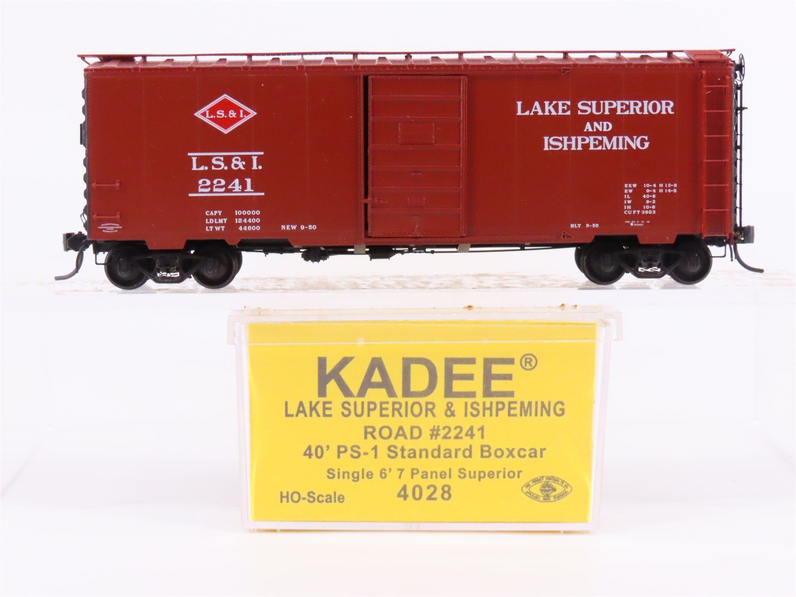 Kadee HO scale 4028 - 40' PS-1 Boxcar 6' Door Lake Superior & Ishpeming RD# 2241