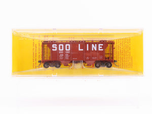 HO Scale Kadee 8010 SOO Line 2-Bay Covered Hopper #6877 - Sealed