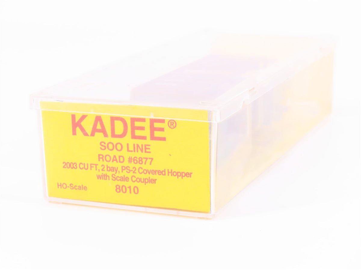 HO Scale Kadee 8010 SOO Line 2-Bay Covered Hopper #6877 - Sealed