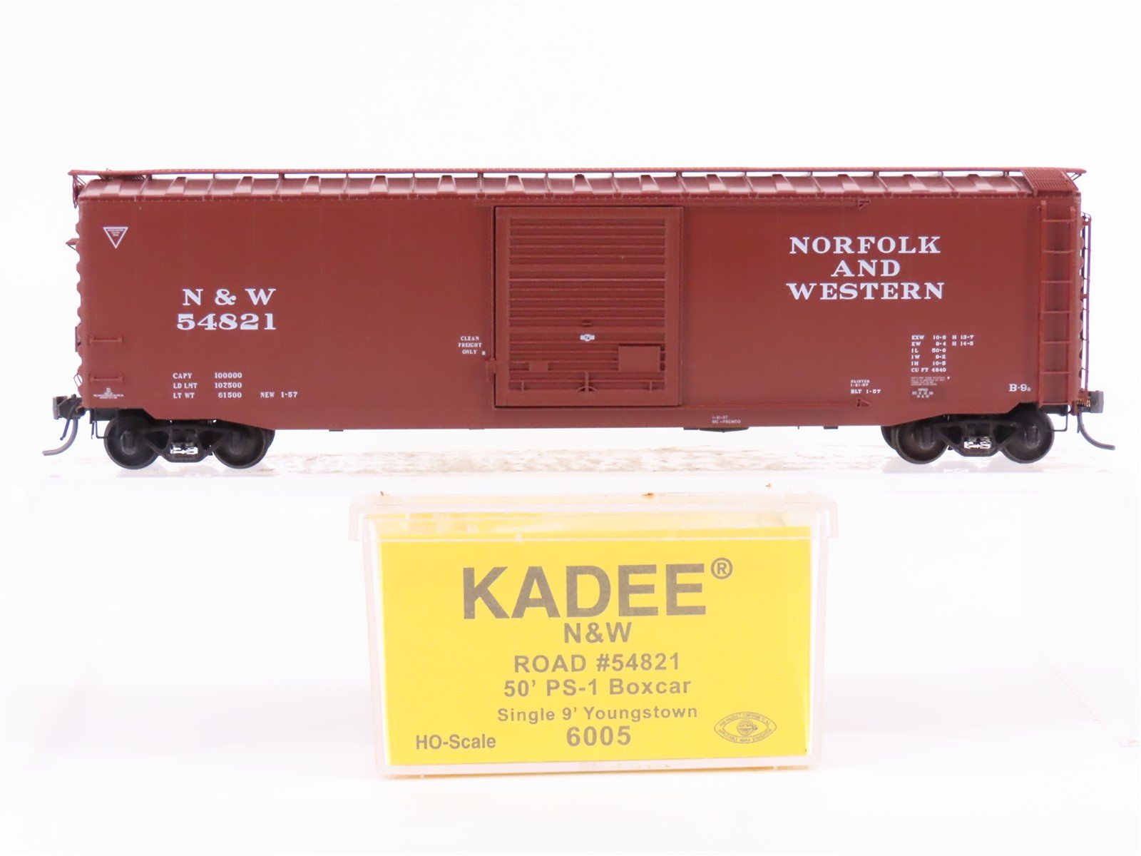 Kadee HO scale 6005 - 50' PS-1 Boxcar Single 9' Youngstown N & W Rd#54821 Kadee HO scale 6005 - 50' PS-1 Boxcar Single 9' Youngstown N & W Rd#54821